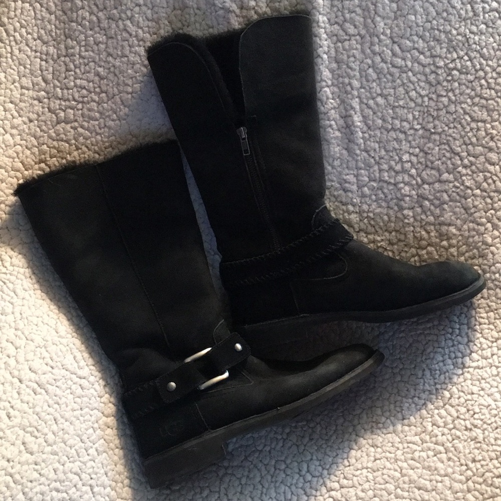 UGG Boots/size 9-USA size7.5-UK
